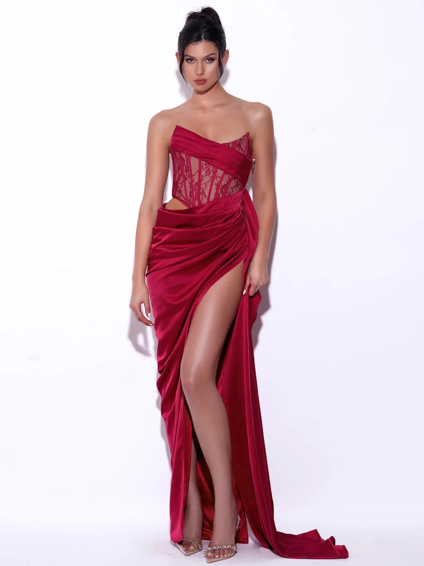Seksualios raudonos nėrinių padalintos ilgos prom suknelės Žiūrėkite Thru Corset Asimetriški prom chalatai Formali vakarėlio suknelė be petnešėlių Nuotrauka 1